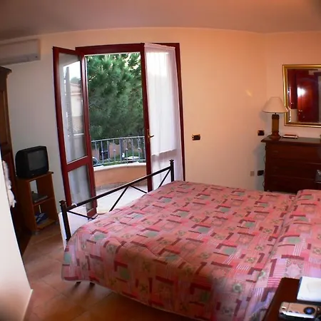 Baia Azzurra 300mt Dal Mare * Capitana