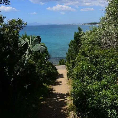 Dom wakacyjny Baia Azzurra 300mt Dal Mare *